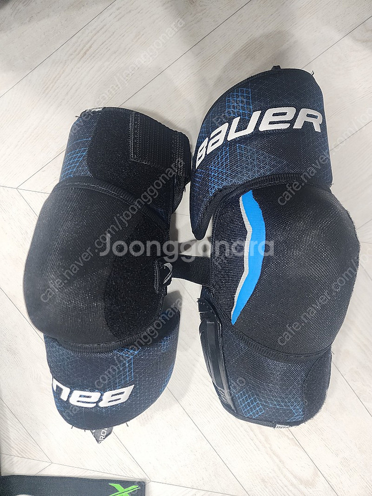 아이스하키(초등용) 장비 풀셋(장갑,스틱제외) 판매합니다.--6