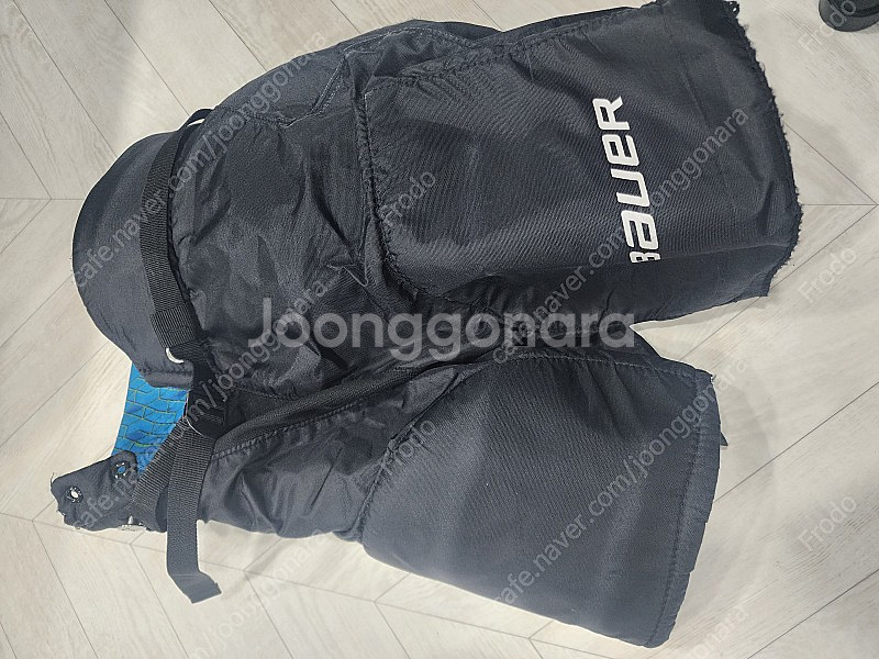 아이스하키(초등용) 장비 풀셋(장갑,스틱제외) 판매합니다.--0