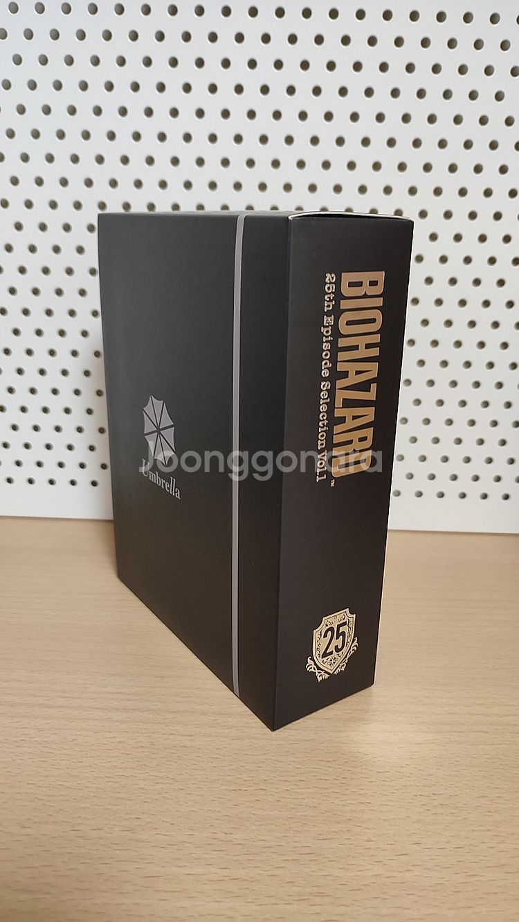 PS4 바이오하자드 25주년 셀렉션 VOL.1 팝니다.--2