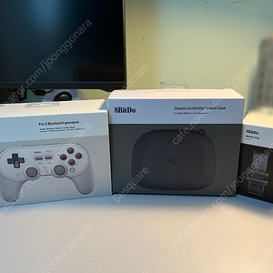 8bitdo SN30 Pro2 (베이지) 게임패드 + 여행용 케이스 + 거치대 팝니다.