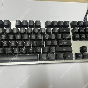 로지텍[logitech] g413 실버(SILVER) 키보드 팝니다.