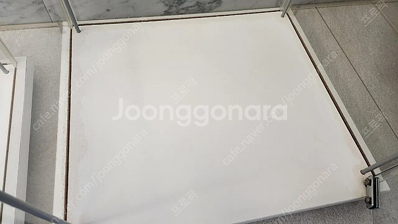 이케아 데톨프 유리장식장 (인천주안)--1