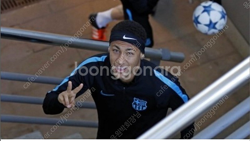 바르셀로나 트레이닝복 세트 팝니다--2