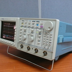 TEKTRONIX TDS744A 오실로스코프 중고오실로스코프 텍트로닉스