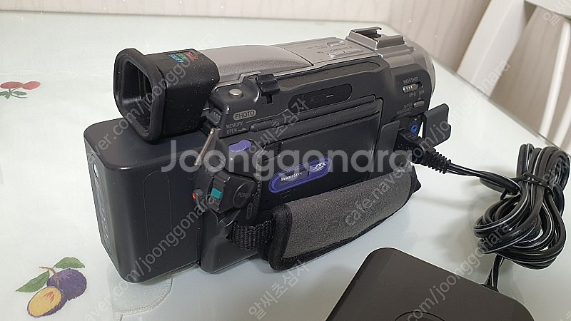 소니 DCR-TRV11 6mm 디지털캠코더 팝니다.--2