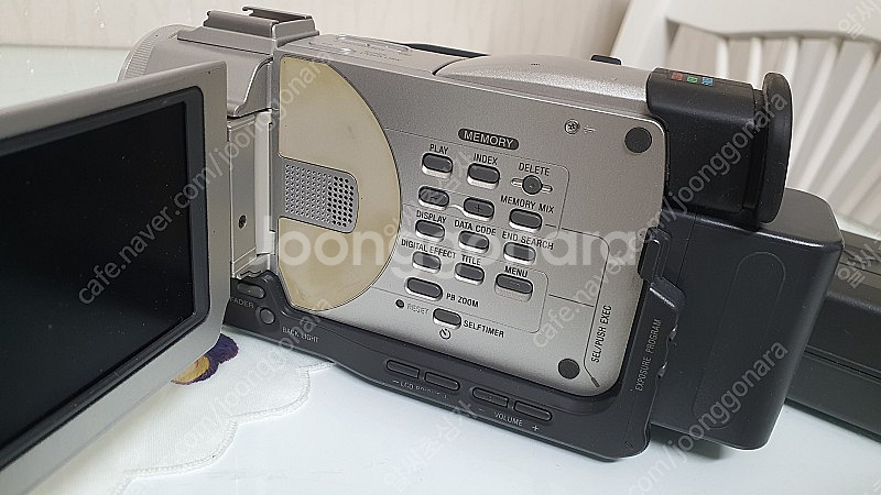 소니 DCR-TRV11 6mm 디지털캠코더 팝니다.--5