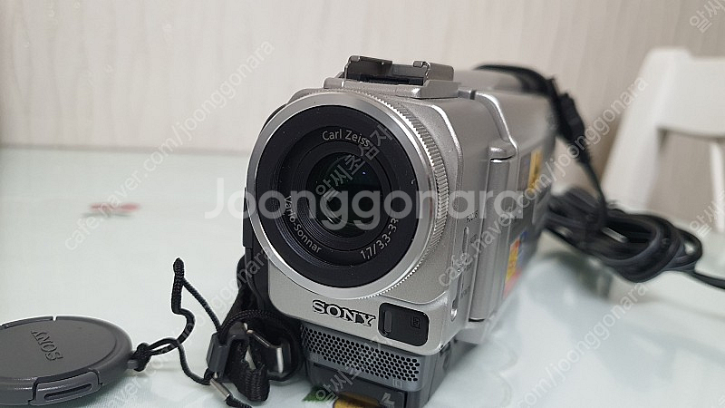 소니 DCR-TRV11 6mm 디지털캠코더 팝니다.--0