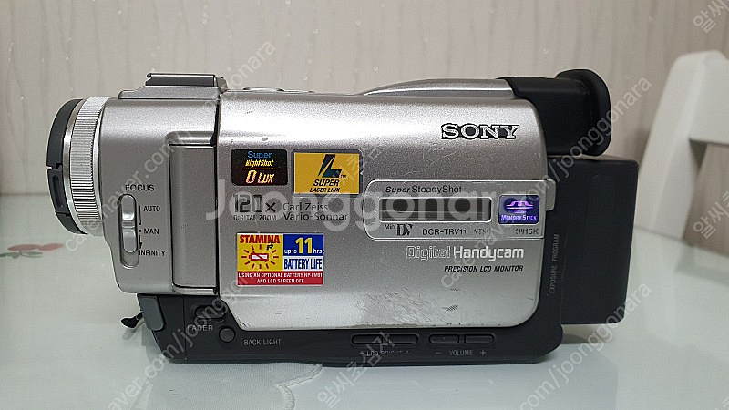소니 DCR-TRV11 6mm 디지털캠코더 팝니다.--6