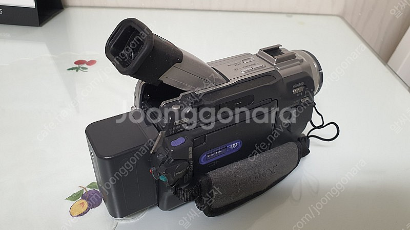 소니 DCR-TRV11 6mm 디지털캠코더 팝니다.--8