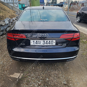 아우디a8.60tdi.15년식.172500.키로..금2650만.(010. 4768. 0196)