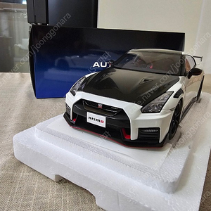 (오늘한정추가인하)1:18 오토아트 닛산 GT-R(R35) NISMO Special Edition) 다이캐스트(컴포짓) 팝니다