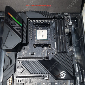 5800X3D ASUS X570 DARKHERO CORSAIR 램 일괄 판매합니다