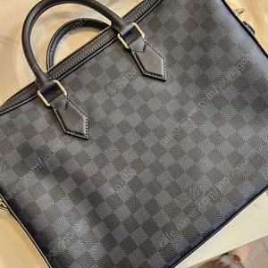 (거의 새것) 루이비통 남자 서류 가방 팝니다.(Dandy Briefcase Damier Cobalt )