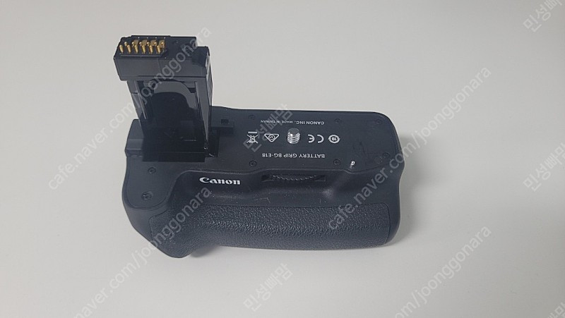 캐논 DSLR 750D 렌즈2개 세로그립 배터리2개 가방--1