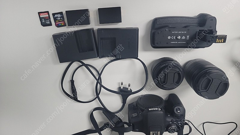 캐논 DSLR 750D 렌즈2개 세로그립 배터리2개 가방--6