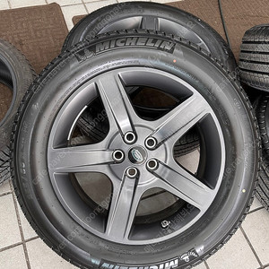 랜드로버 디펜더 p300 20인치 정품 휠 + 타이어 새제품 판매
