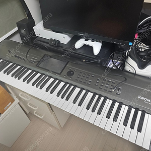 KORG 신디사이저 KROME EX 73 팝니다.