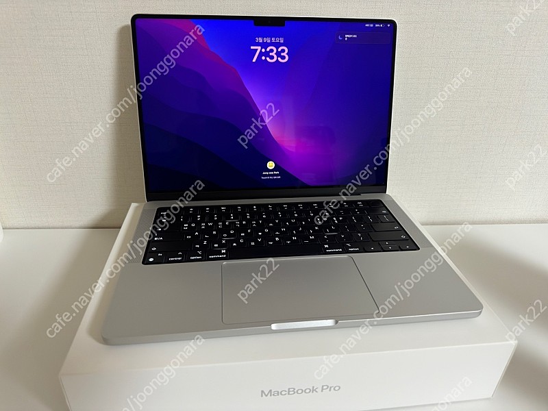 맥북프로 m1pro 14인치 실버 512GB 16GB 기본형 + 정품 매직마우스 팝니다.