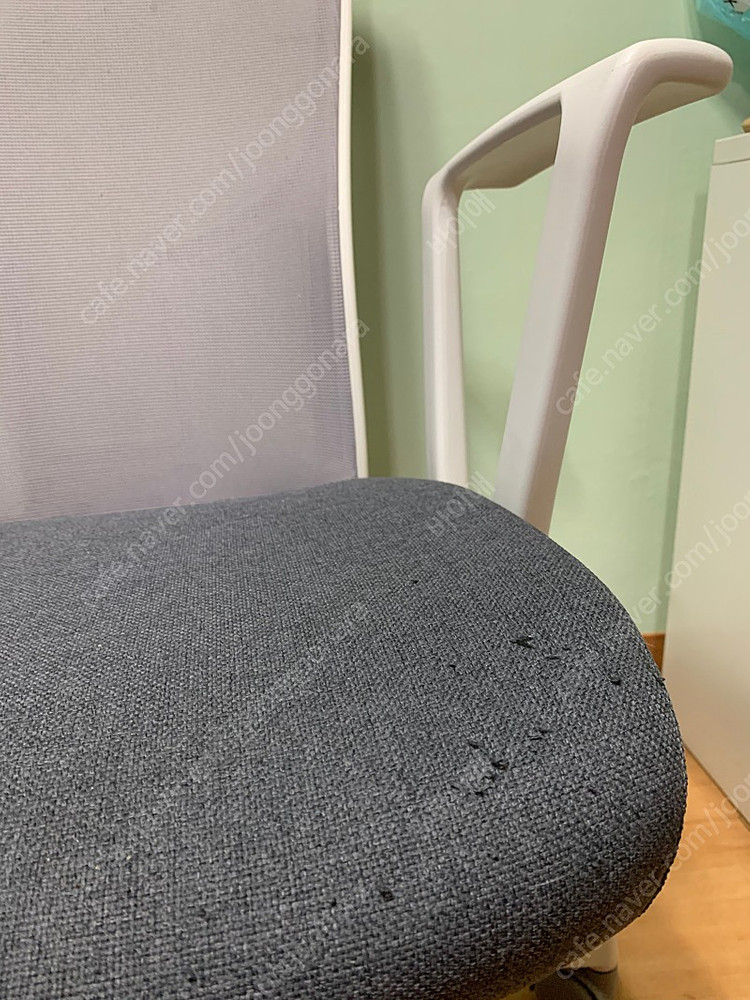 시디즈 T20 의자 2개 판매 사무의자,학생의자,책상의자 (화이트 쉘 메쉬 그레이)--6