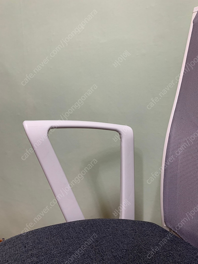 시디즈 T20 의자 2개 판매 사무의자,학생의자,책상의자 (화이트 쉘 메쉬 그레이)--9