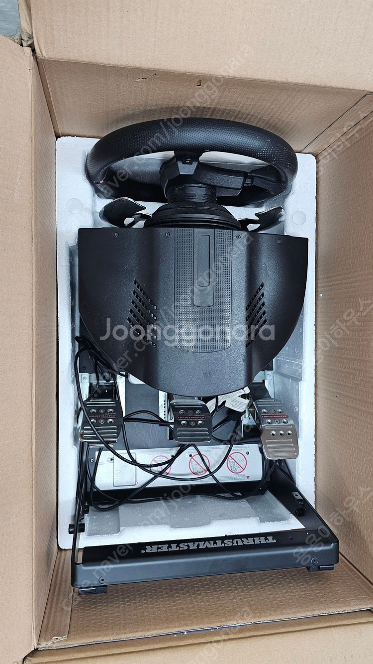 트러스트마스터 T500RS 레이싱휠--1