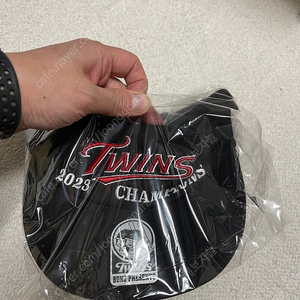 빠더너스 x LG TWINS , 챔피언 점퍼 XL, Champions Logo Cap Black 일괄판매