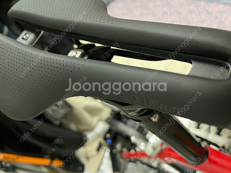 에올루스 엘리트 안장 155mm 판매합니다--0