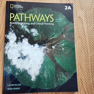 Pathways 2A : Reading Writing and Critical Thinking with Online Workbook