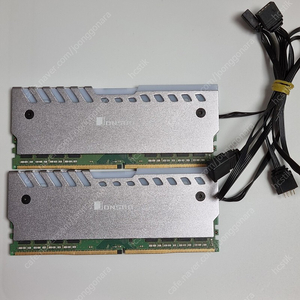 삼성 ddr4 8gb 램 2개 총 16gb + 존스보 RGB 방열판