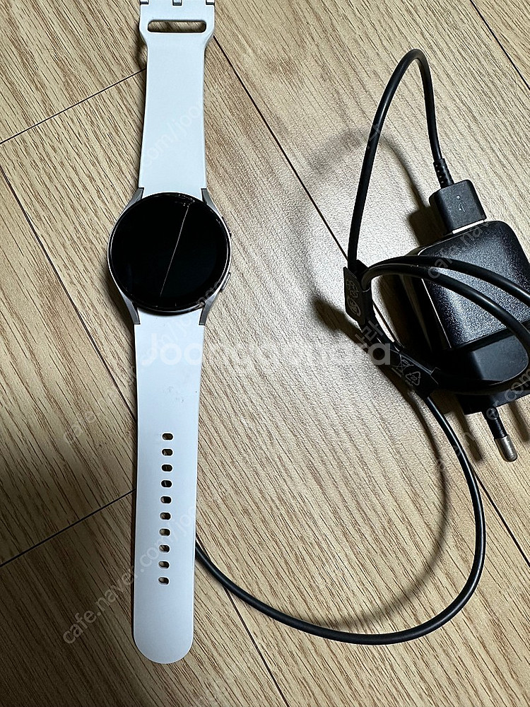 갤럭시워치4 블루투스 40mm액정파손제품팝니다--1