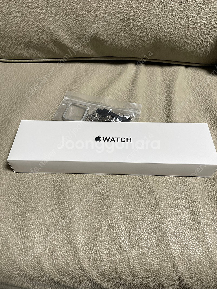 애플워치8 GPS 45mm 알루미늄 실버 판매합니다--3