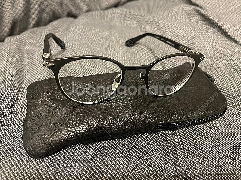 크롬하츠 모닝쉐이크 블랙 안경 팝니다.--0