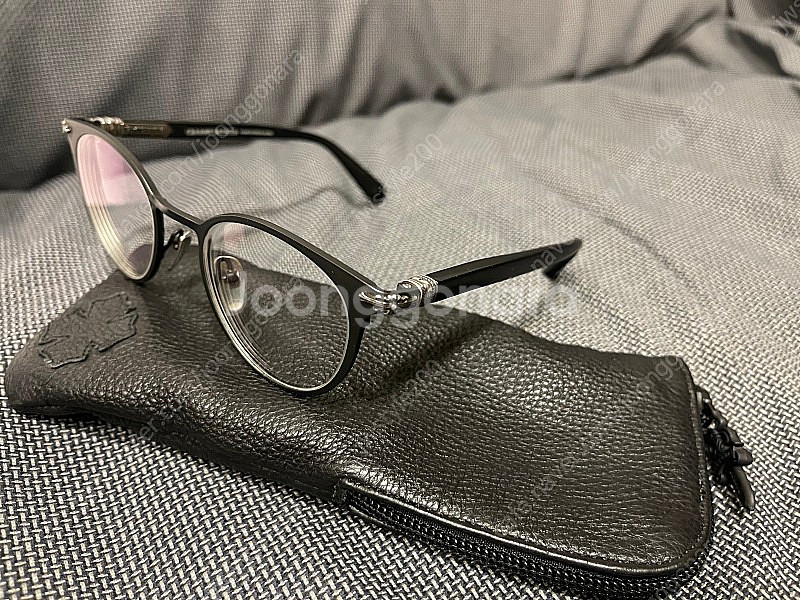 크롬하츠 모닝쉐이크 블랙 안경 팝니다.--2