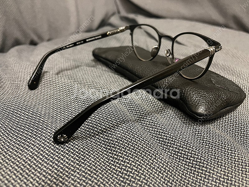 크롬하츠 모닝쉐이크 블랙 안경 팝니다.--3