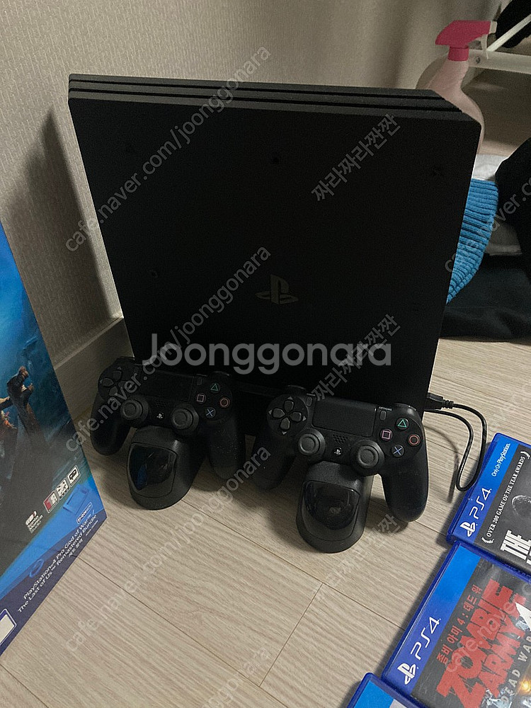 ps4 1TB +게임팩 4개--2