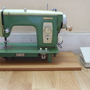 사용감 많은 가죽 미싱 재봉틀. 금속가공 손틀 개조. 리카 Riccar RW-6L sewing machine --- 5만 원