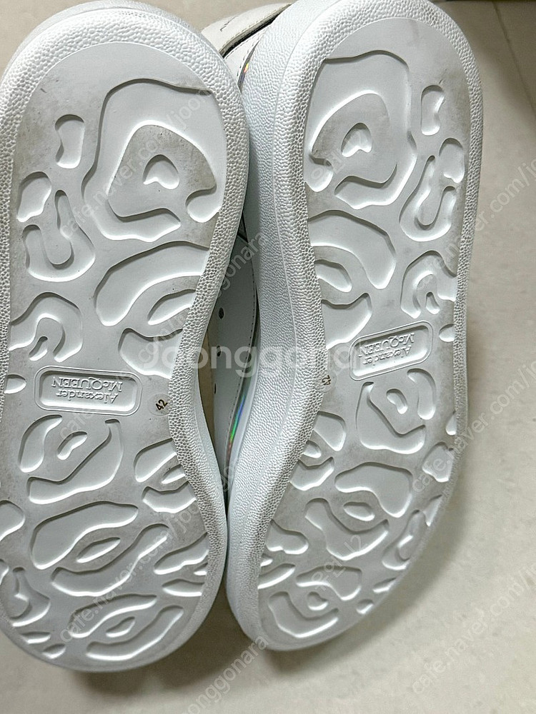 알렉산더맥퀸 오버솔 홀로그램 8사이즈--2