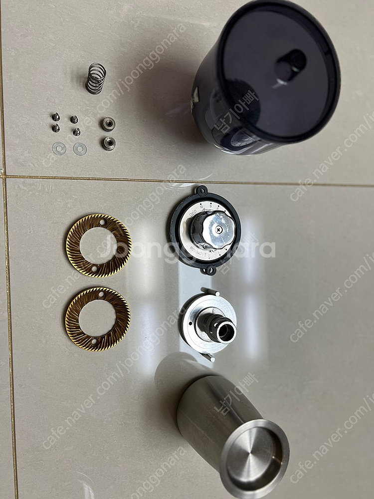 어바닉 060티타늄 그라인더 팜--1