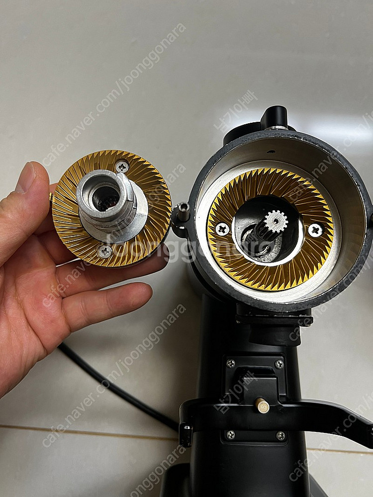 어바닉 060티타늄 그라인더 팜--3