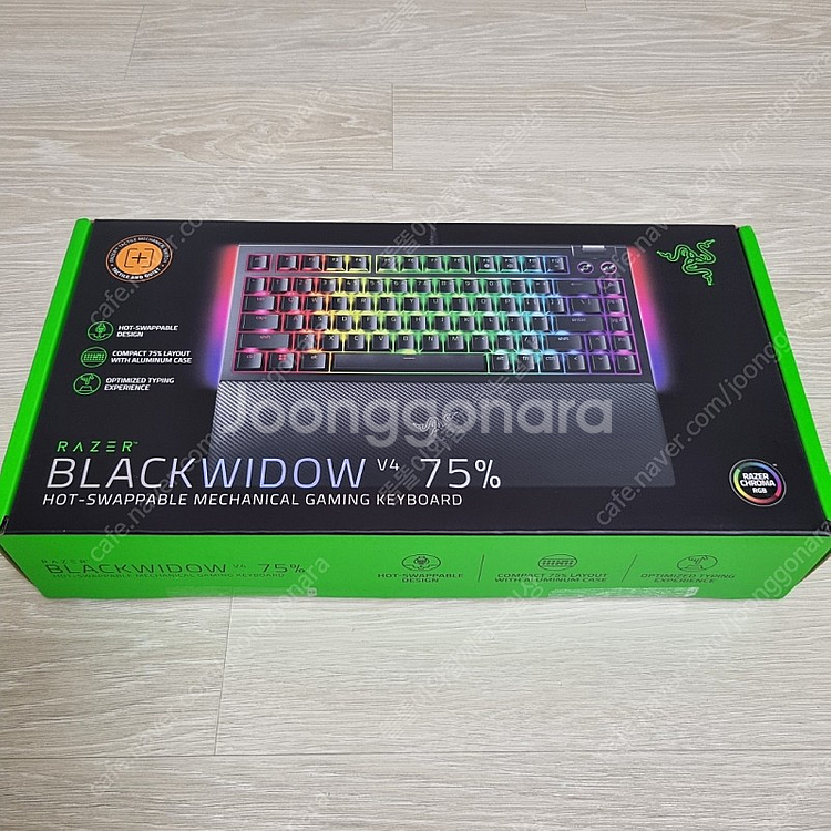 새제품)레이저 BlackWidow V4 75% KR 유...--0