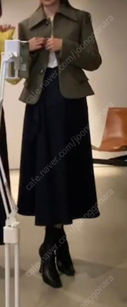 오늘만할인))R2W Eloise crop moon jk 새상품--2