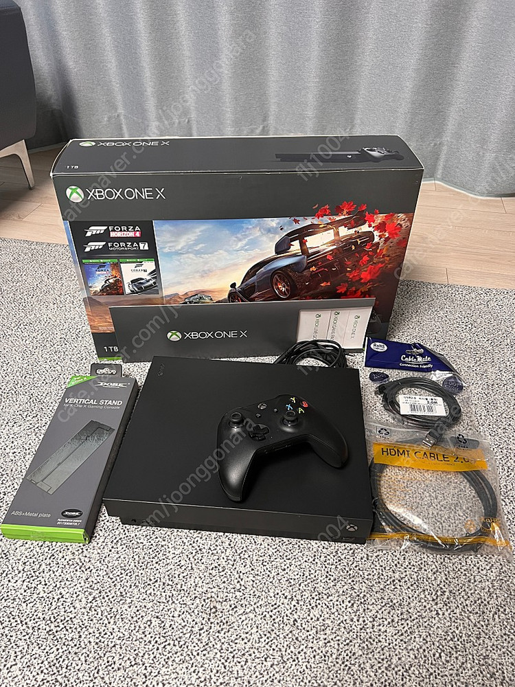 Xbox one X 팝니다.--1