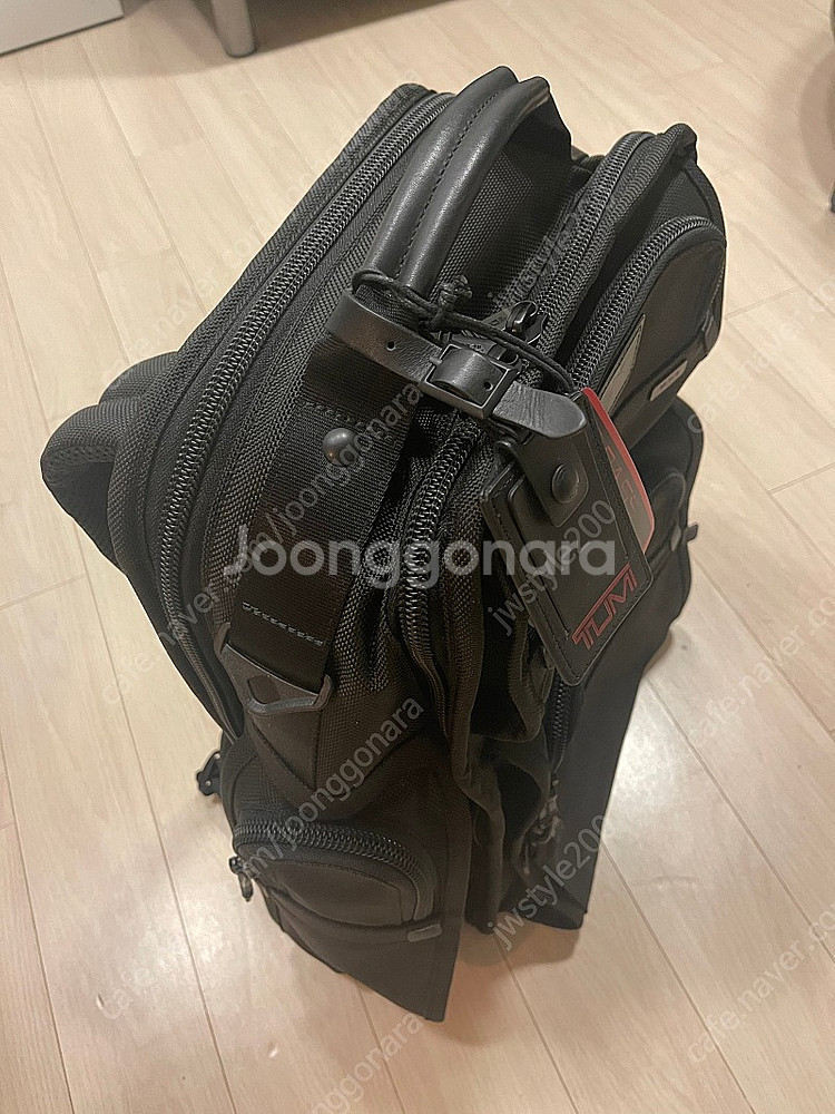 투미 알파3 티패스 26578DH 백팩 팝니다.--2