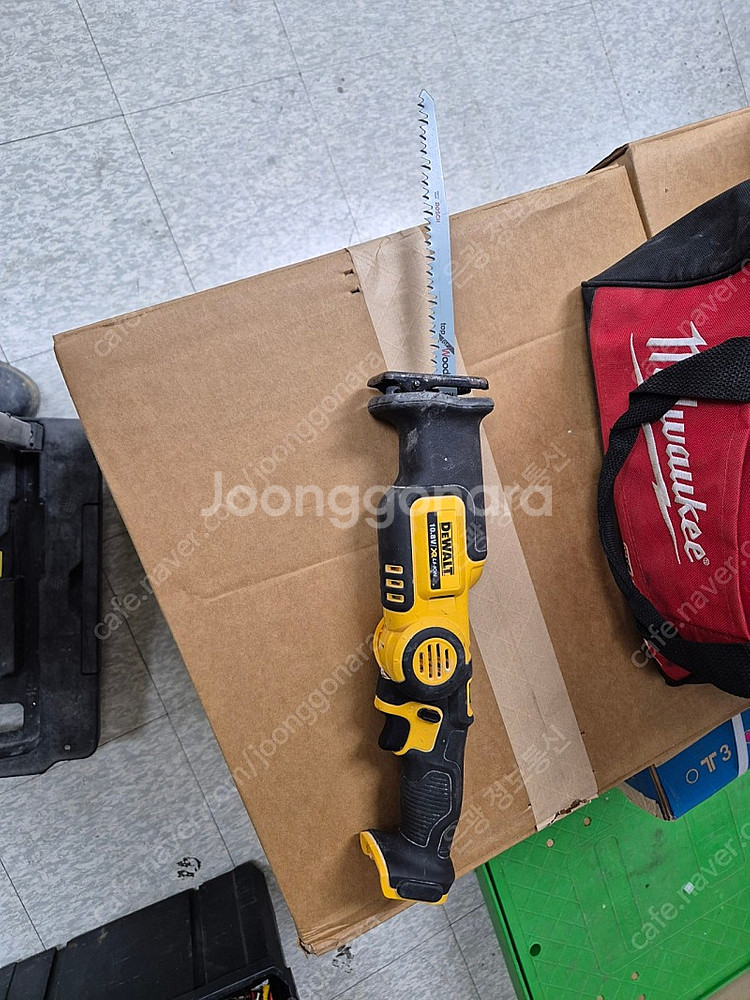 DCS310 디월트 전동톱 베어툴--0