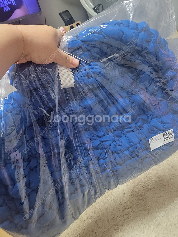 코스 퀼티드 오버사이즈 백--5