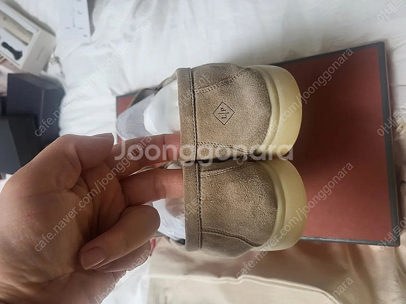 로로피아나 썸머참 로퍼 35.5 가격내림--1