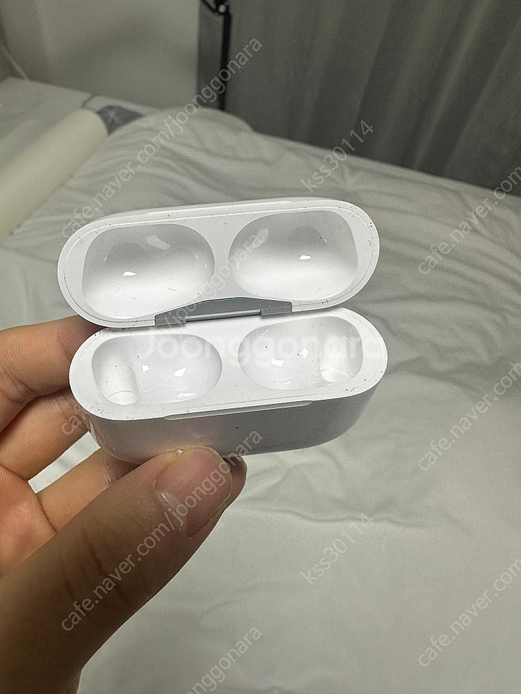 에어팟 프로2 본체 판매합니다--1