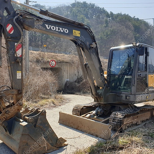 농사용 농장용 중고굴삭기 2016년식 볼보 EC60E 중고포크레인 판매