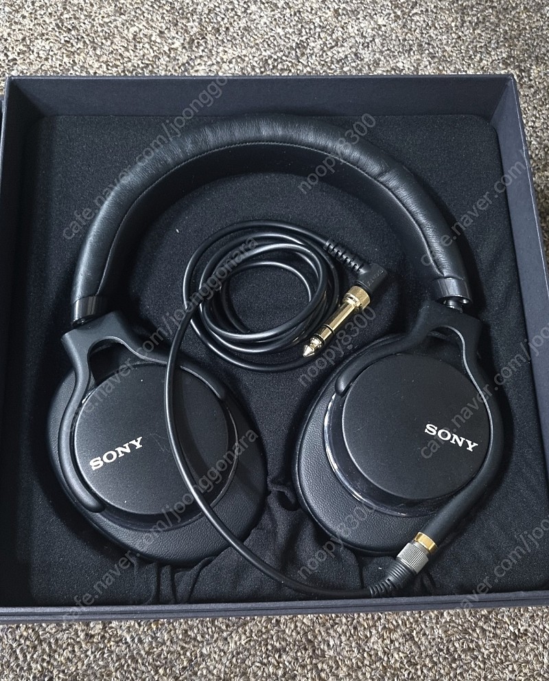 SONY MDR-1A M2 헤드폰 팝니다 (박스있음)