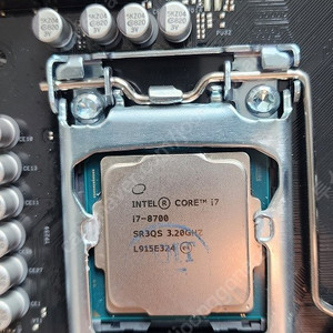 i 8700 + Asrock B360M Pro4(택포18만)